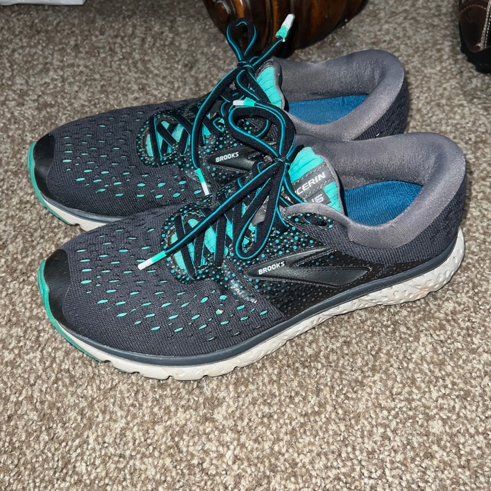 Women’s Brooks Tennis Shoes